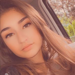 Meet your Posher, Cassandra